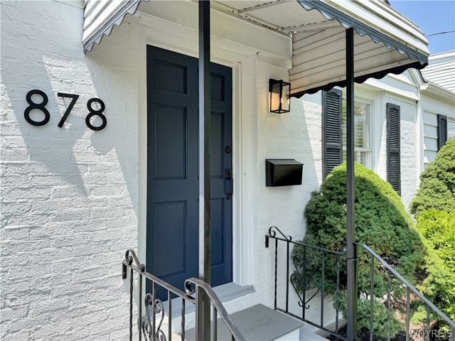 878 Beach Road, Cheektowaga, NY 14225