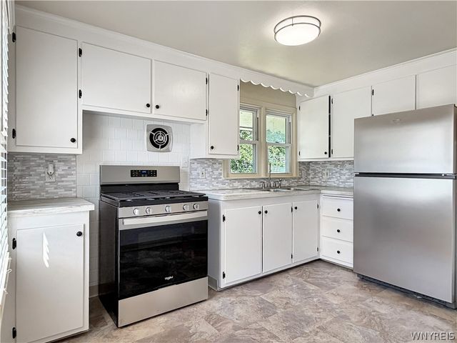 878 Beach Road, Cheektowaga, NY 14225
