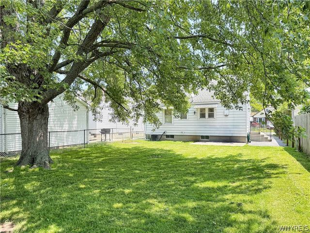 878 Beach Road, Cheektowaga, NY 14225