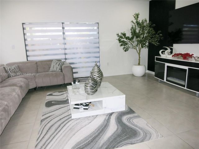 444 NE 1st Dr, Florida City, FL 33034