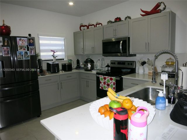 444 NE 1st Dr, Florida City, FL 33034