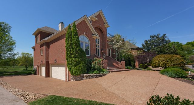5215 Country Club Dr, Brentwood, TN 37027