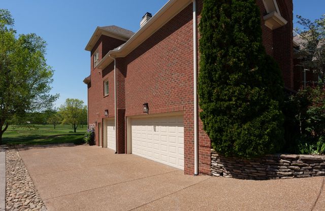 5215 Country Club Dr, Brentwood, TN 37027