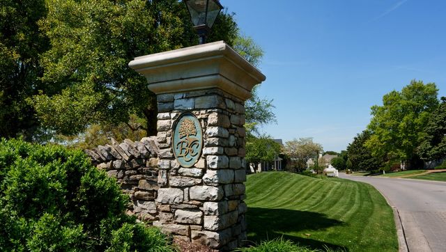 5215 Country Club Dr, Brentwood, TN 37027