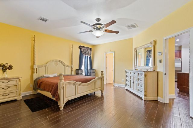 531 Remington Lodge Court, Houston, TX 77073