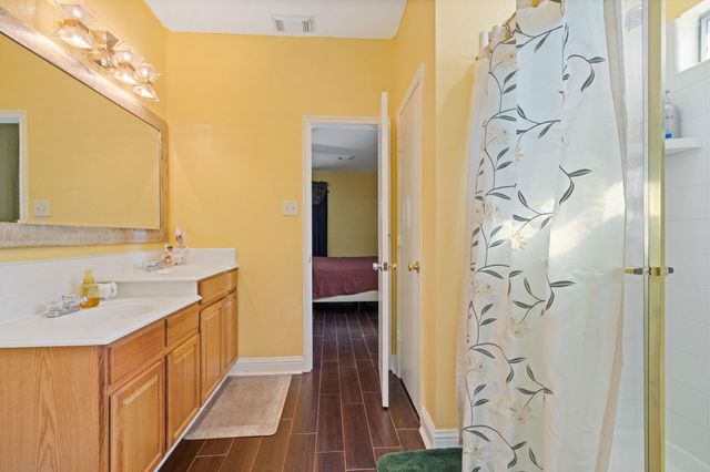 531 Remington Lodge Court, Houston, TX 77073