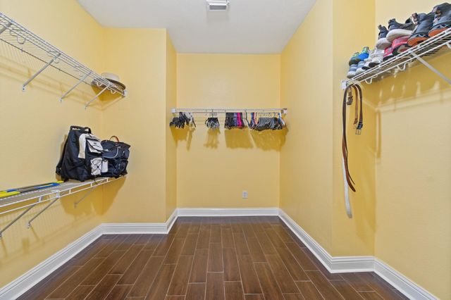 531 Remington Lodge Court, Houston, TX 77073