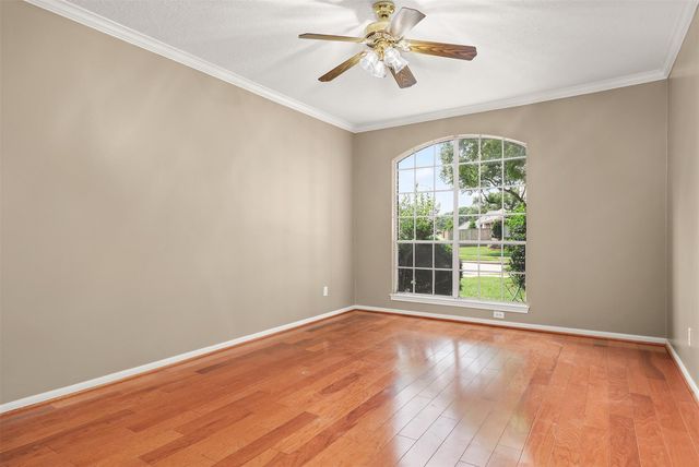 4939 White Manor Drive, Pasadena, TX 77505