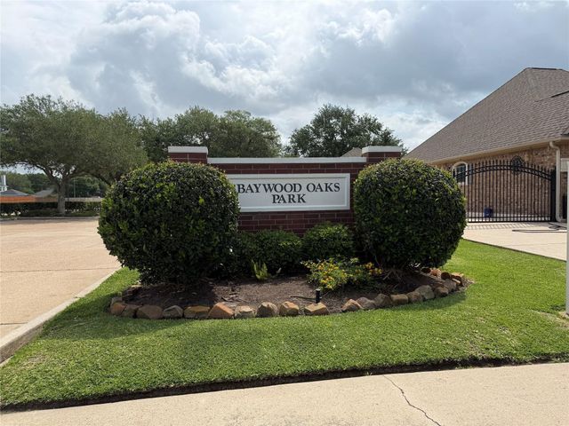 4939 White Manor Drive, Pasadena, TX 77505