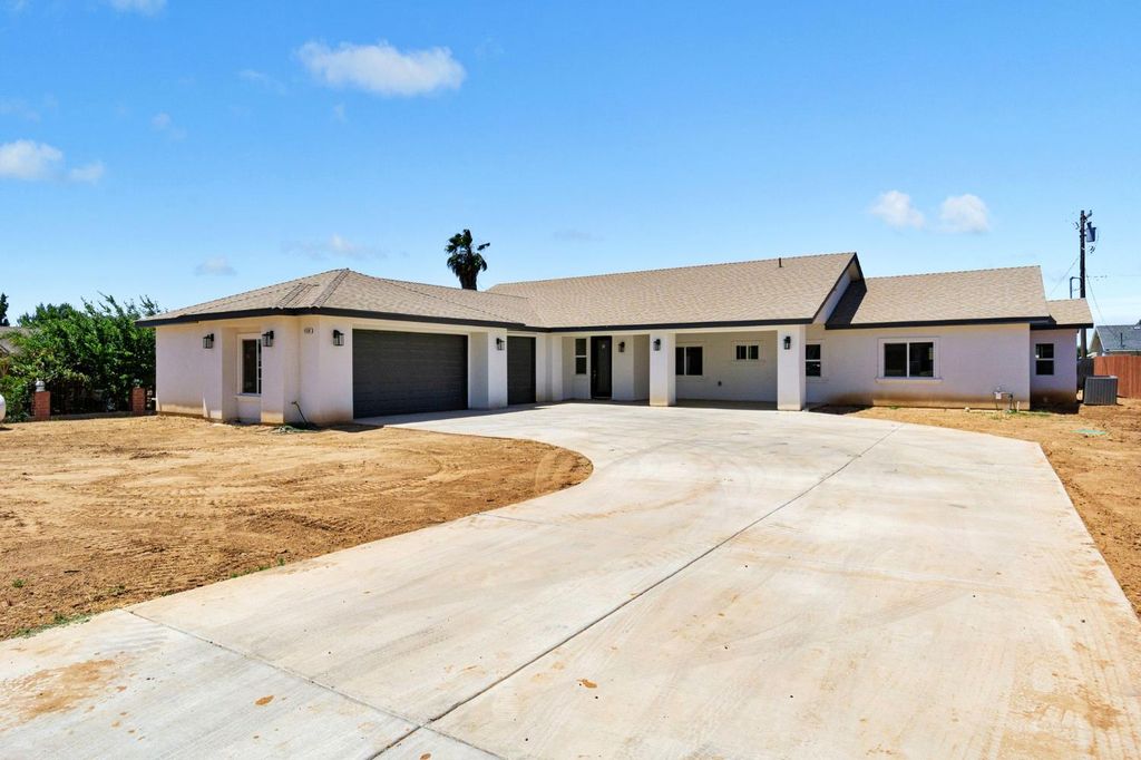 17424 Regal Drive, Madera, CA 93638