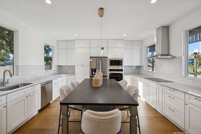 502 McMonigal, San Antonio, TX 78210