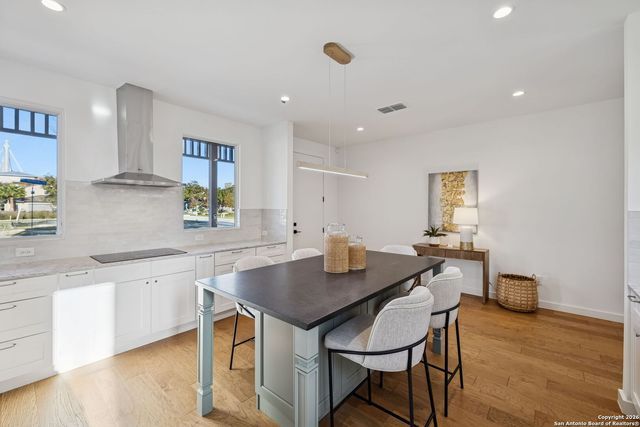 502 McMonigal, San Antonio, TX 78210