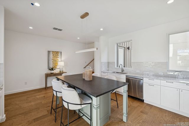 502 McMonigal, San Antonio, TX 78210