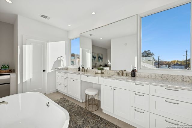 502 McMonigal, San Antonio, TX 78210