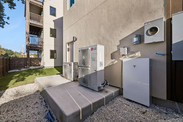 502 McMonigal, San Antonio, TX 78210