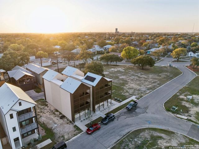 502 McMonigal, San Antonio, TX 78210