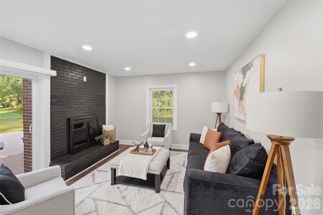 1715 Washington Avenue, Charlotte, NC 28216