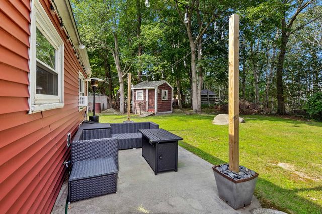 2 Hill Top Ln, Rockport, MA 01966