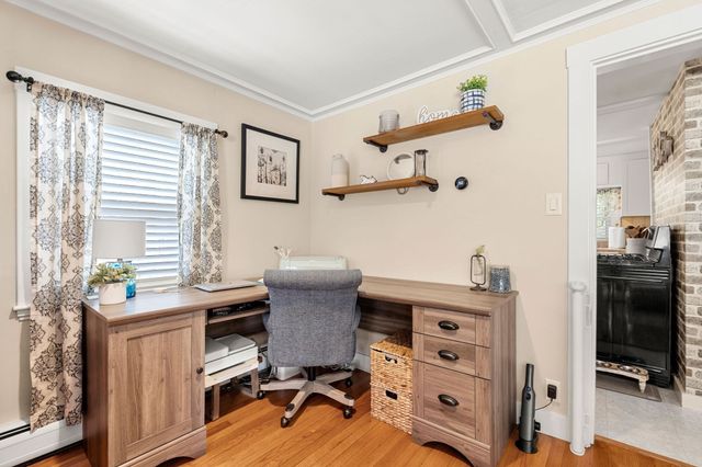 2 Hill Top Ln, Rockport, MA 01966