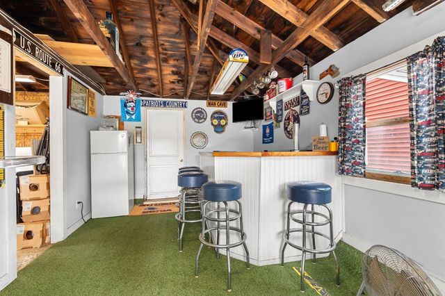 2 Hill Top Ln, Rockport, MA 01966