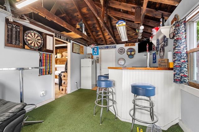 2 Hill Top Ln, Rockport, MA 01966