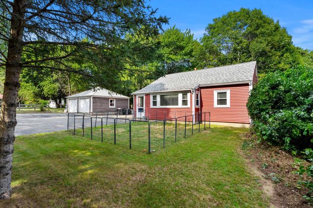 2 Hill Top Ln, Rockport, MA 01966