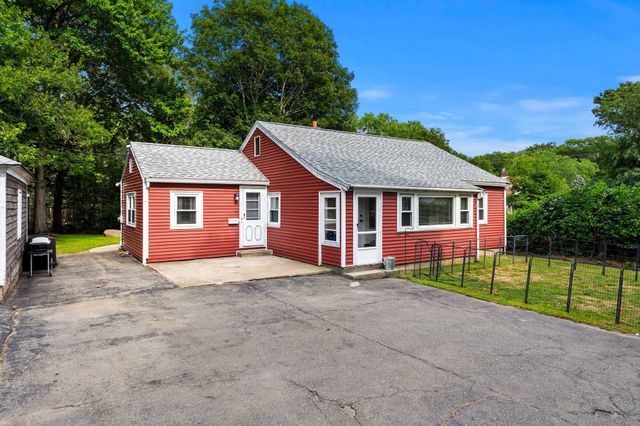 2 Hill Top Ln, Rockport, MA 01966