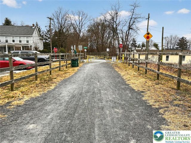 3591 Station Avenue 4, Upper Saucon Twp, PA 18034