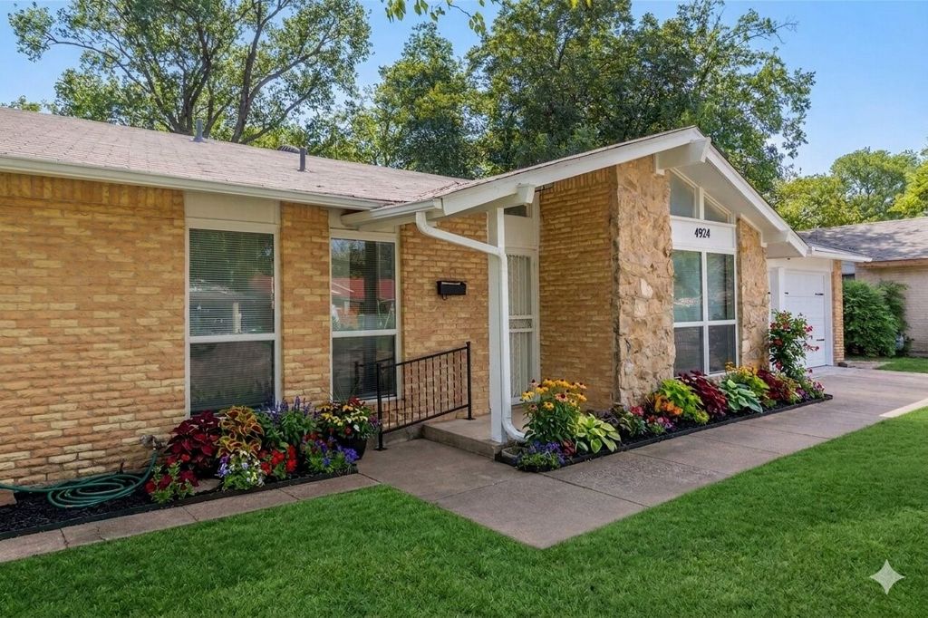 4924 Melinda Drive, Forest Hill, TX 76119