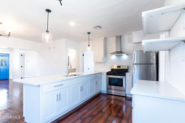 2705 PORTLAND Avenue, El Paso, TX 79930