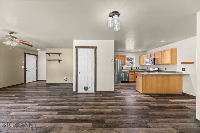 618 N River Rock Drive, Belgrade, MT 59714