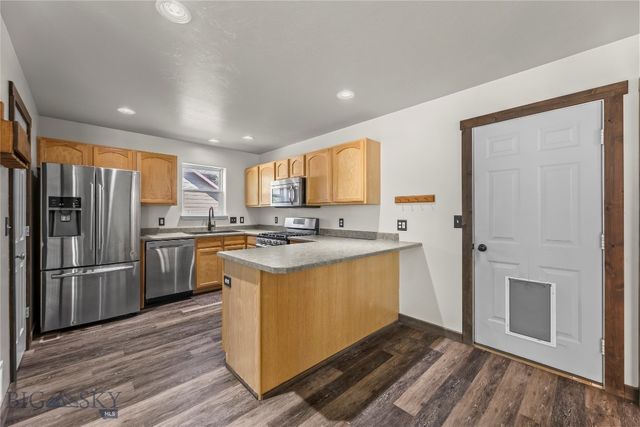 618 N River Rock Drive, Belgrade, MT 59714