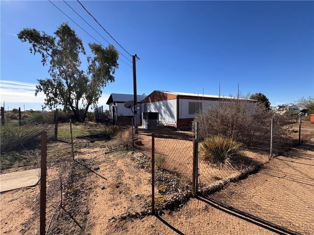 4144 W Abrigo Drive, Golden Valley, AZ 86413