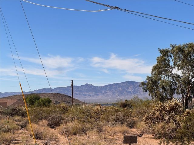 4144 W Abrigo Drive, Golden Valley, AZ 86413