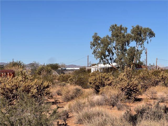 4144 W Abrigo Drive, Golden Valley, AZ 86413