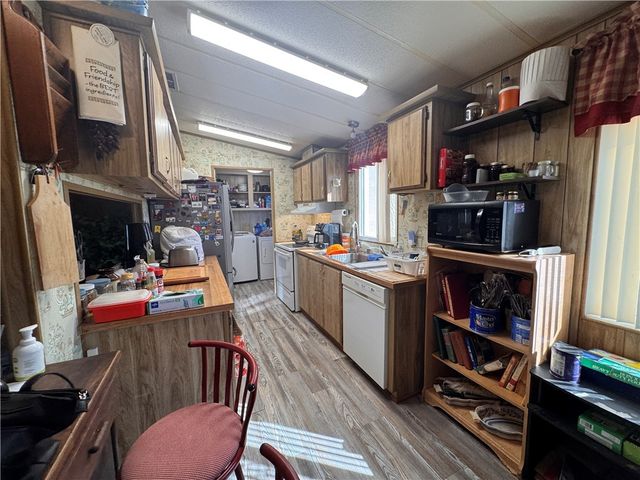 4144 W Abrigo Drive, Golden Valley, AZ 86413