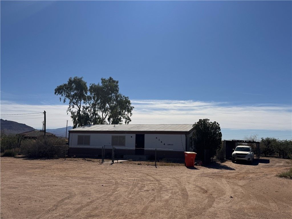 4144 W Abrigo Drive, Golden Valley, AZ 86413