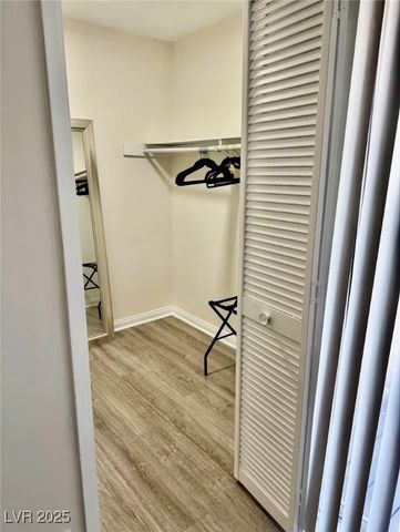 544 Oakbrook Lane, Las Vegas, NV 89169