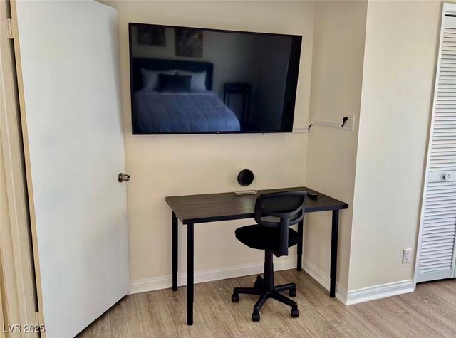 544 Oakbrook Lane, Las Vegas, NV 89169