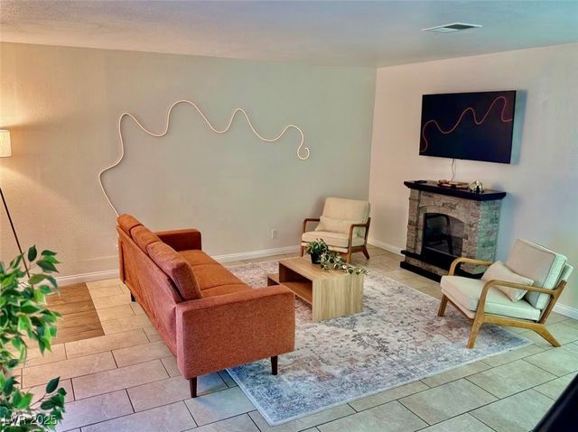 544 Oakbrook Lane, Las Vegas, NV 89169