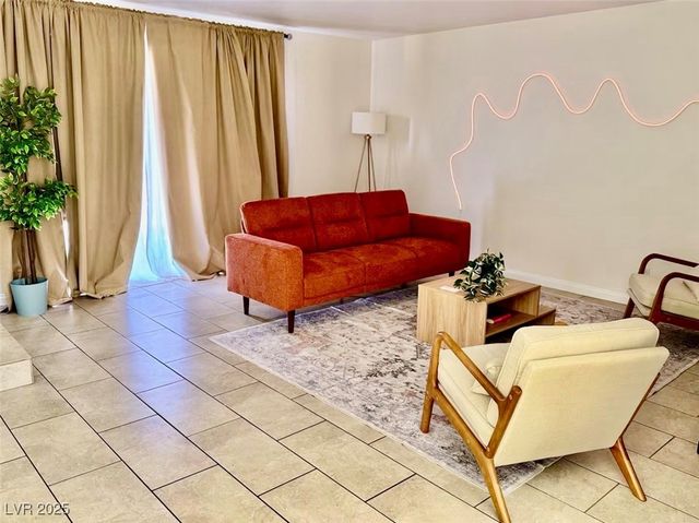 544 Oakbrook Lane, Las Vegas, NV 89169