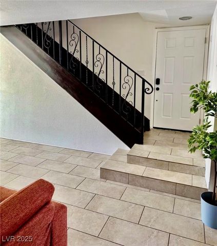 544 Oakbrook Lane, Las Vegas, NV 89169