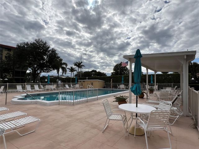 2601 NE 14th Street Cswy 222, Pompano Beach, FL 33062