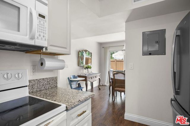 27462 Country Glen Road, Agoura Hills, CA 91301