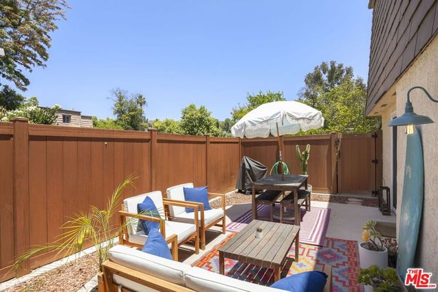 27462 Country Glen Road, Agoura Hills, CA 91301