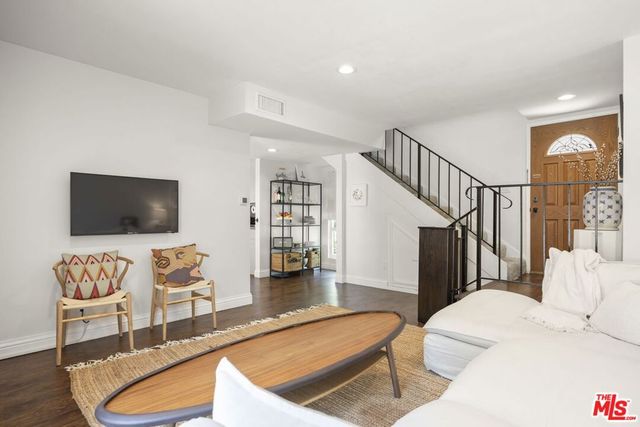 27462 Country Glen Road, Agoura Hills, CA 91301