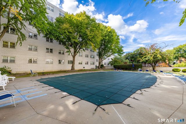 887 Farmington Avenue 6F, West Hartford, CT 06119