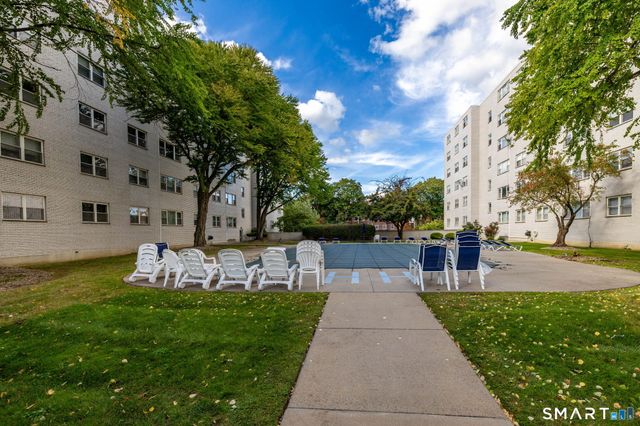 887 Farmington Avenue 6F, West Hartford, CT 06119