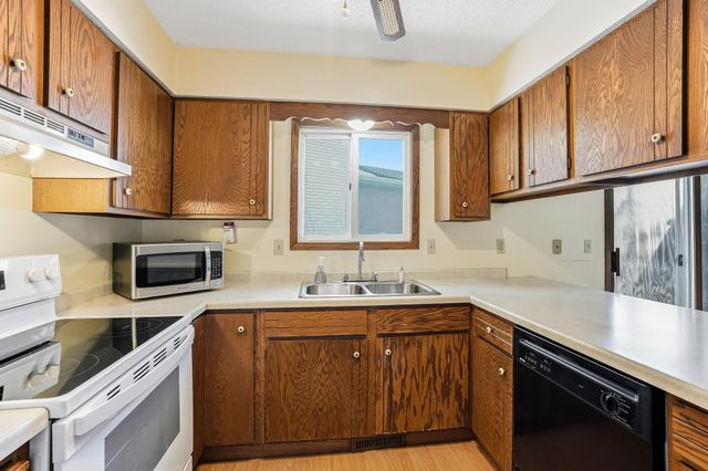 406 Whispering Lane, Hastings, MN 55033