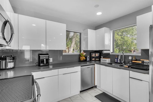 15100 NE 14th Court 15100, North Miami Beach, FL 33162